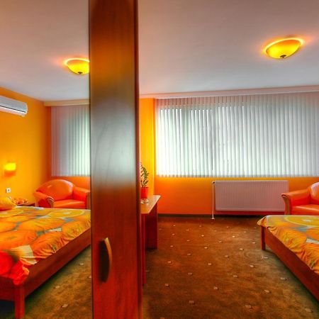 Family Hotel Mania スタラ・ザゴラ エクステリア 写真
