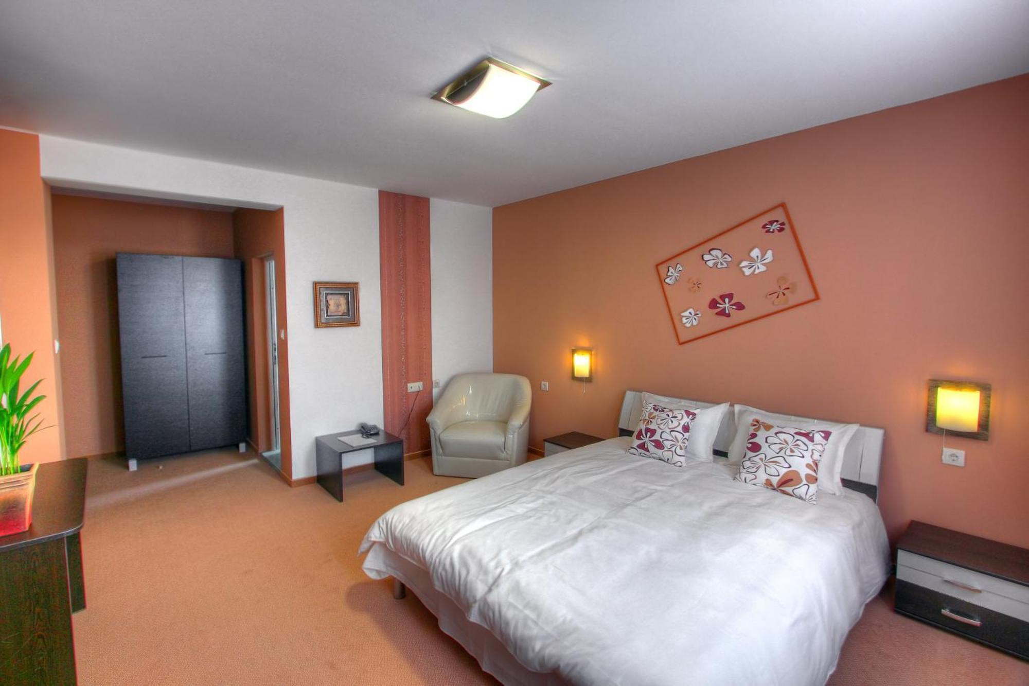 Family Hotel Mania スタラ・ザゴラ エクステリア 写真